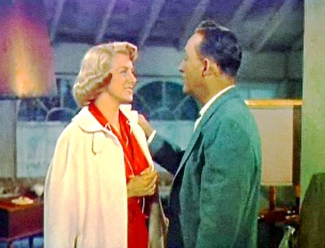 photo of Rosemary Clooney and Bing Crosby in White Christmas.